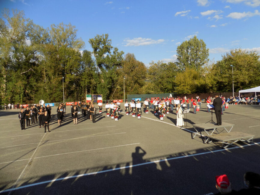 6 septembre 2020. Porcieu-Amblagnieu, (Isère), Festival International de Musiques Militaires et Civiles, Miss Liberty et son quintet sont invités après des mois sans pouvoir jouer ensemble! Ici avec le groupe de cornemuse the samarobriva pipes and drums