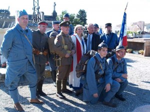 22 octobre 2016. MOLLÉGÈS, Eglise et Cimetière, Cérémonie de réinhumation de Julien LANÇON, soldat fusillé pour l’exemple en 1916 (60), chants de 14-18