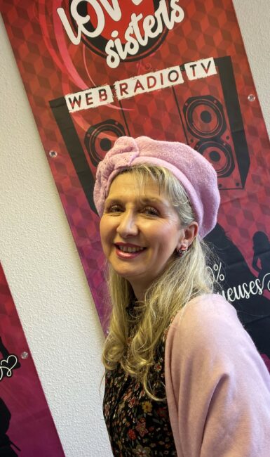 27 janvier 2022 Vendargues (34), Nathalie est l’invitée coup de cœur de Myriam Watteau, interviewée au studio Love sisters Web TV, l’émission sera diffusée en mai prochain.