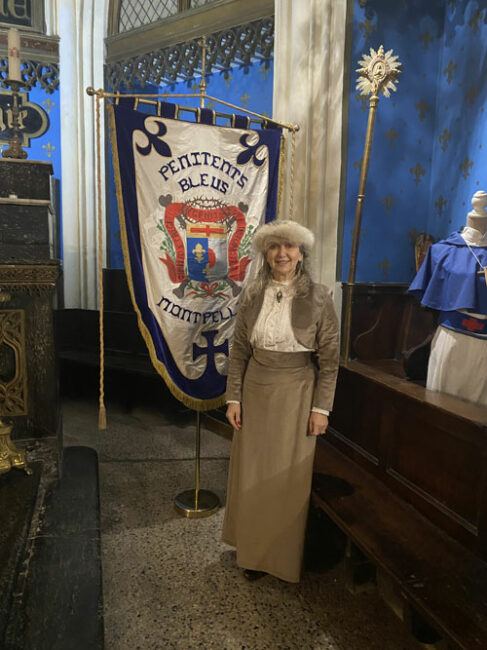 Samedi 28 janvier 2023. Montpellier (34), Messe de Sainte Dévote, Chapelle des Pénitents Bleus. Nathalie est accompagnée à l’orgue par Brigitte Alzieu et au violon par Dorota ANDERSZEWSKA.