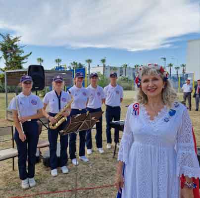 Samedi 15 juillet 2023. Palavas-Les-Flots (34), Palavas-les-Flots (34), IGESA, cérémonie de remise des diplômes SNU, 167 jeunes chantent La Marseillaise et le Chant des Partisans devant un drapeau de 30 mètres de long effectué pour l’occasion par Nathalie.