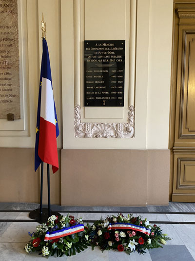 Dimanche 15 octobre 2023. Cérémonie mémorielle Clermont-Ferrand (63), mairie, 60ème anniversaire de l’ANMONM du Puy-de-Dôme, Nathalie chante La Marseillaise, De Gaulle et pour clôturer la soirée, J’ai deux amours