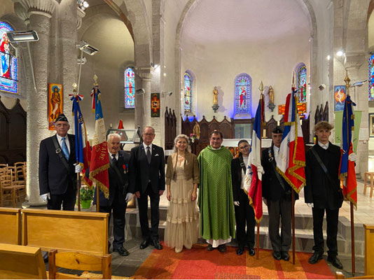 Dimanche 22 septembre 2024. Arpajon-Sur-Cère (15), Nathalie chantera la messe en mémoire de nos  morts pour la France (39-45) en l’église Croix Saint-Pierre.